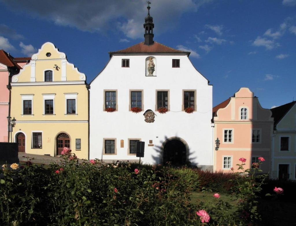 Bischofteinitz [tschech. Horsovský Týn]: Rathaus (2020)