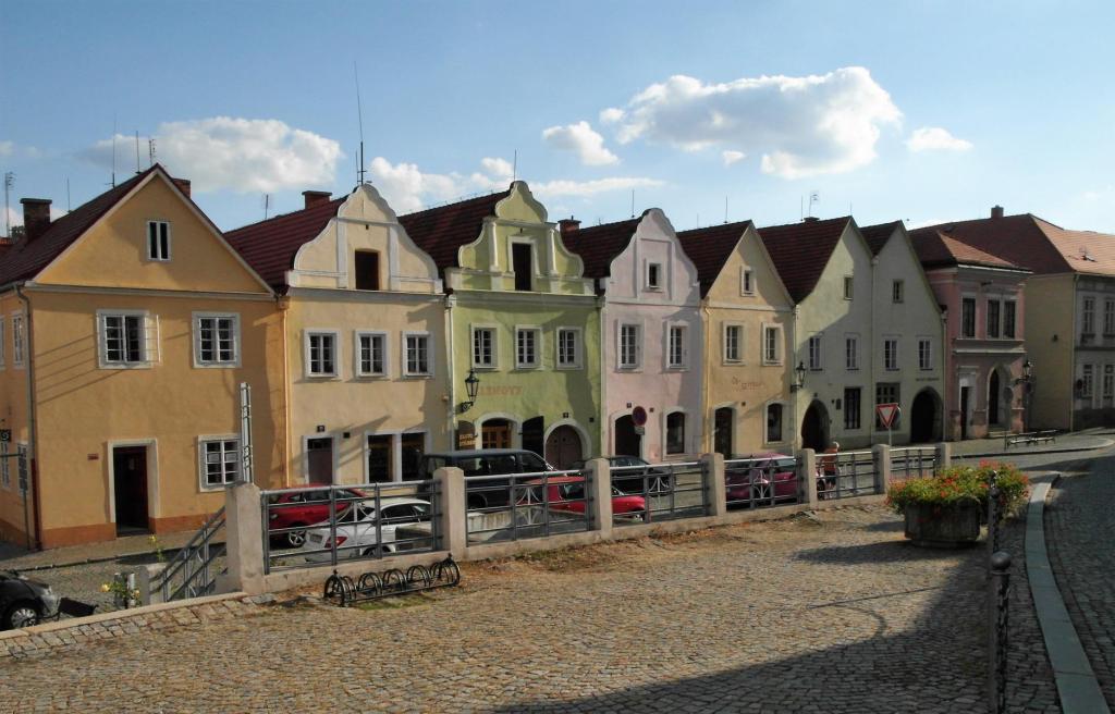 Bischofteinitz [tschech. Horsovský Týn]: Marktplatz (2020)