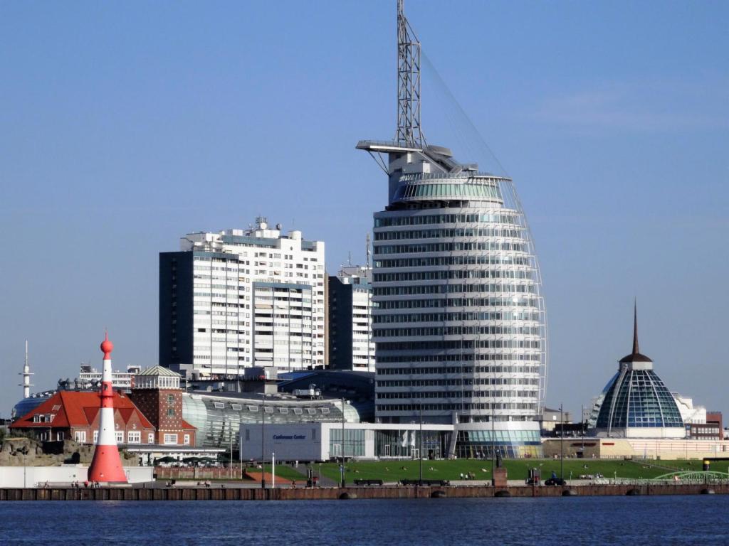 Bremerhaven: Strandhalle - Klimahaus - Sail City Hotel - Mediterraneo (2016)