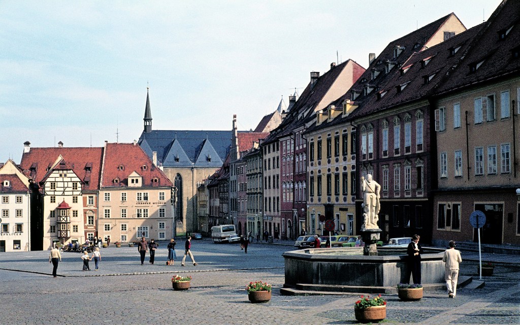 Eger [tschech. Cheb]: Marktplatz, links Stöckl (1982)