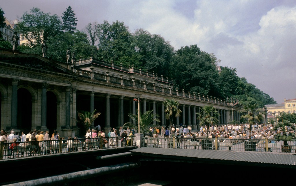 Karlsbad [tschech. Karlovy Vary]: Mühlbrunnenkolonnade (1979)