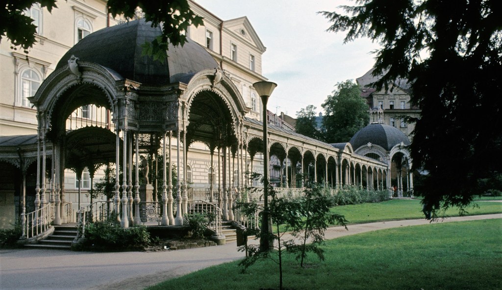 Karlsbad [tschech. Karlovy Vary]: Promenadenkolonnade (1982)