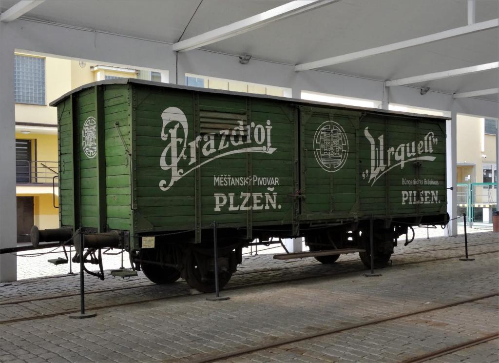 Pilsen [tschech. Plzň]: Pilsner Urquell-Brauerei - Eisenbahnwaggon (2020)