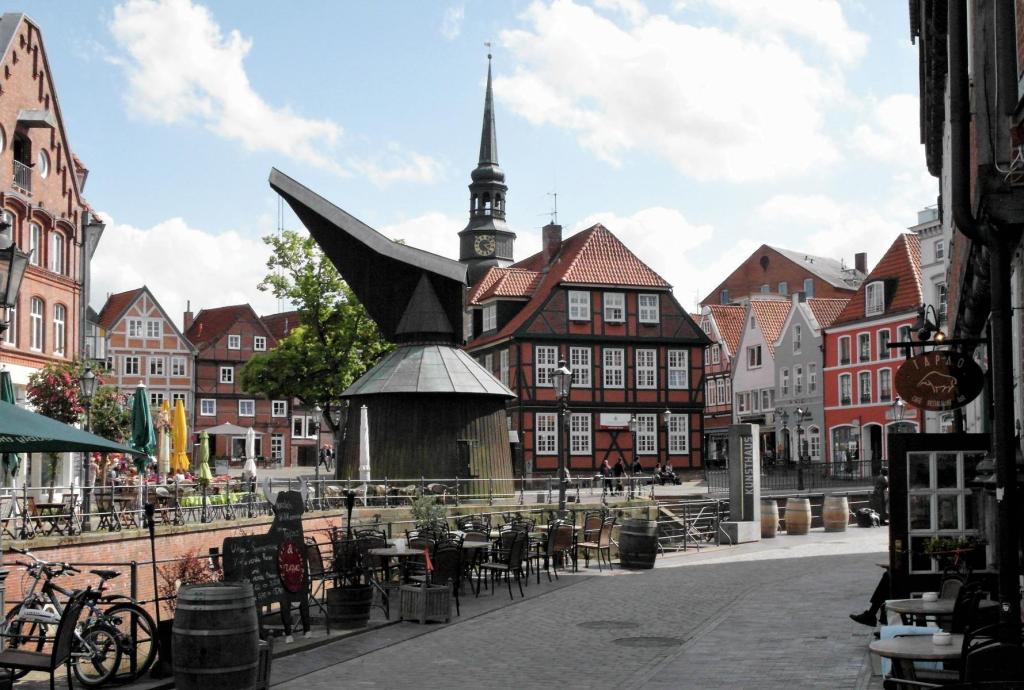 Stade: Blick zum Fischmarkt mit Holzkran (2016)