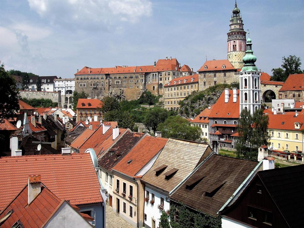 Krumau [tschech. Český Krumlov]: Blick zum Schloss (2006)
