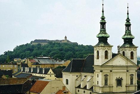 Brünn [tschech. Brno]: Spielberg [hinten] und Michaelskirche (1980)