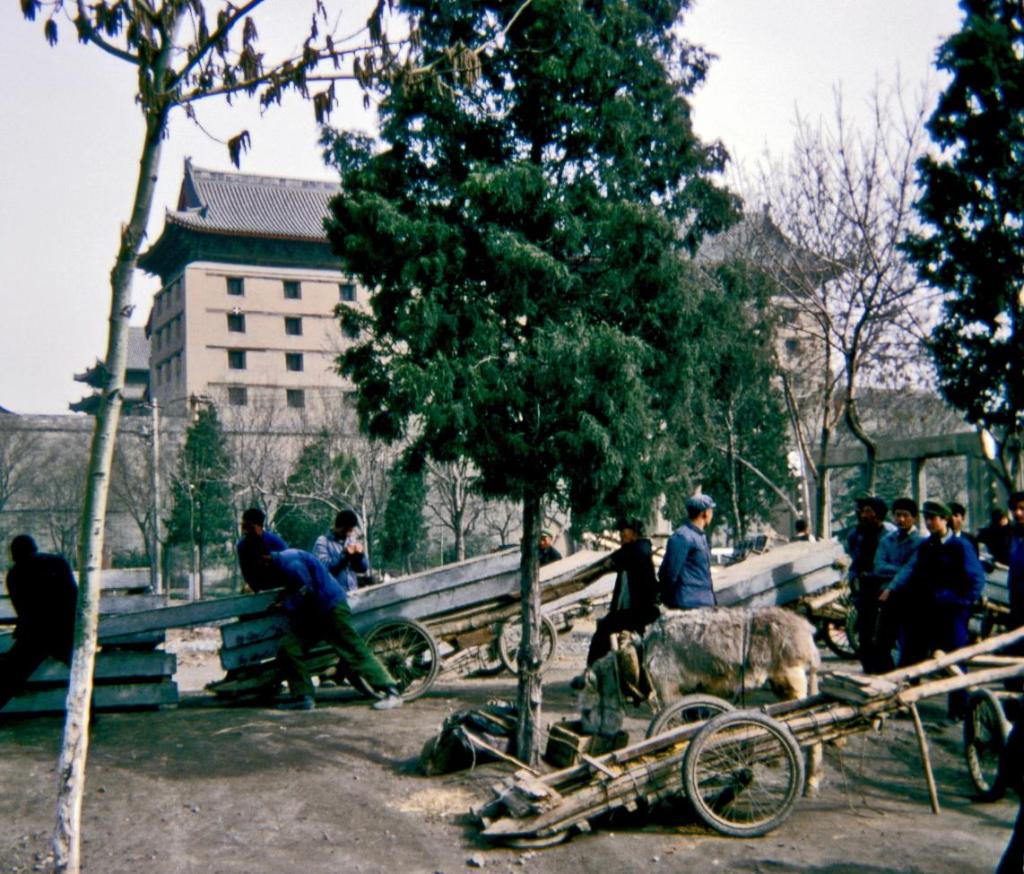 Sian [Xian]: Szene an der Stadtmauer (1979)