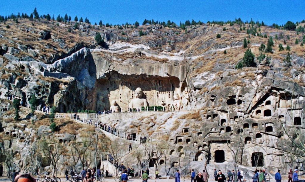 Lungmen-Grotten bei Loyang [Luoyang] (1979)