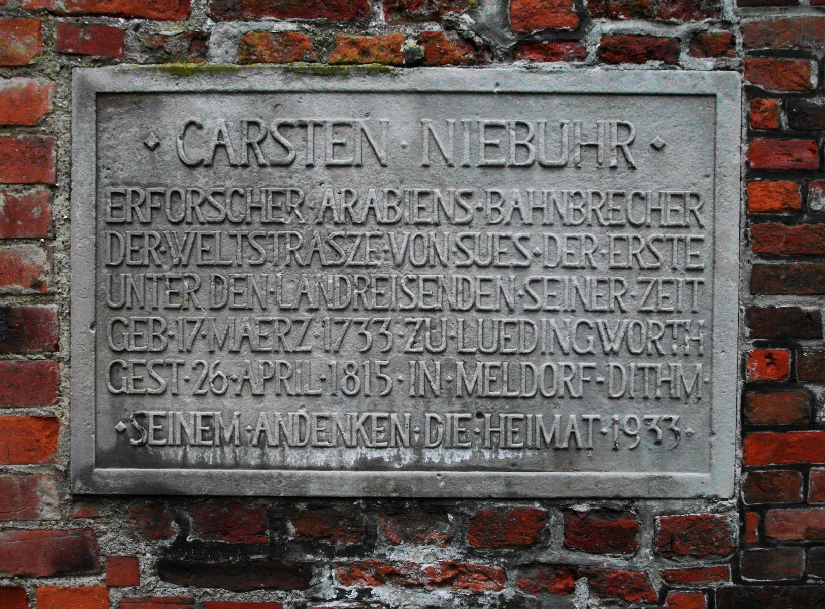 Lüdingworth: Jacobikirche - Gedenktafel für Carsten Niebuhr (2021)