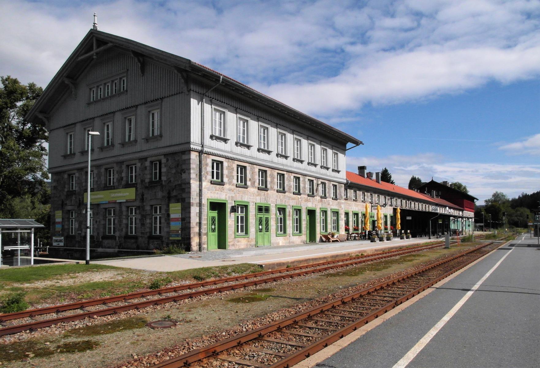 Bayerisch-Eisenstein: deutsch-tschechischer Bahnhof (2020)