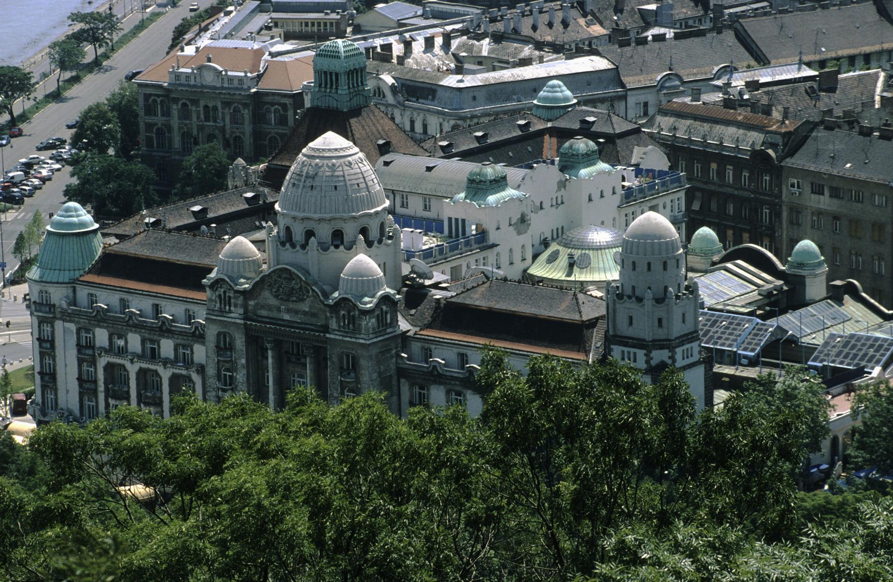 Budapest: Gellertbad (2004)