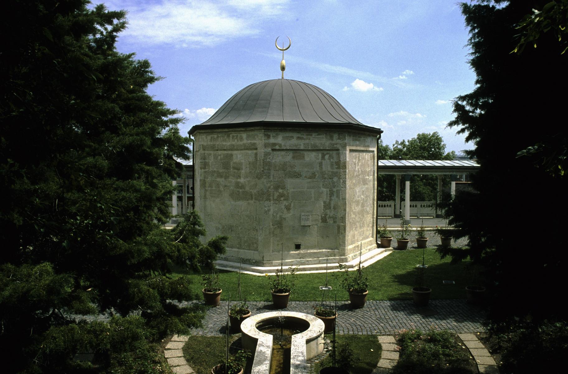 Budapest: Gül Baba Türbe (2004)