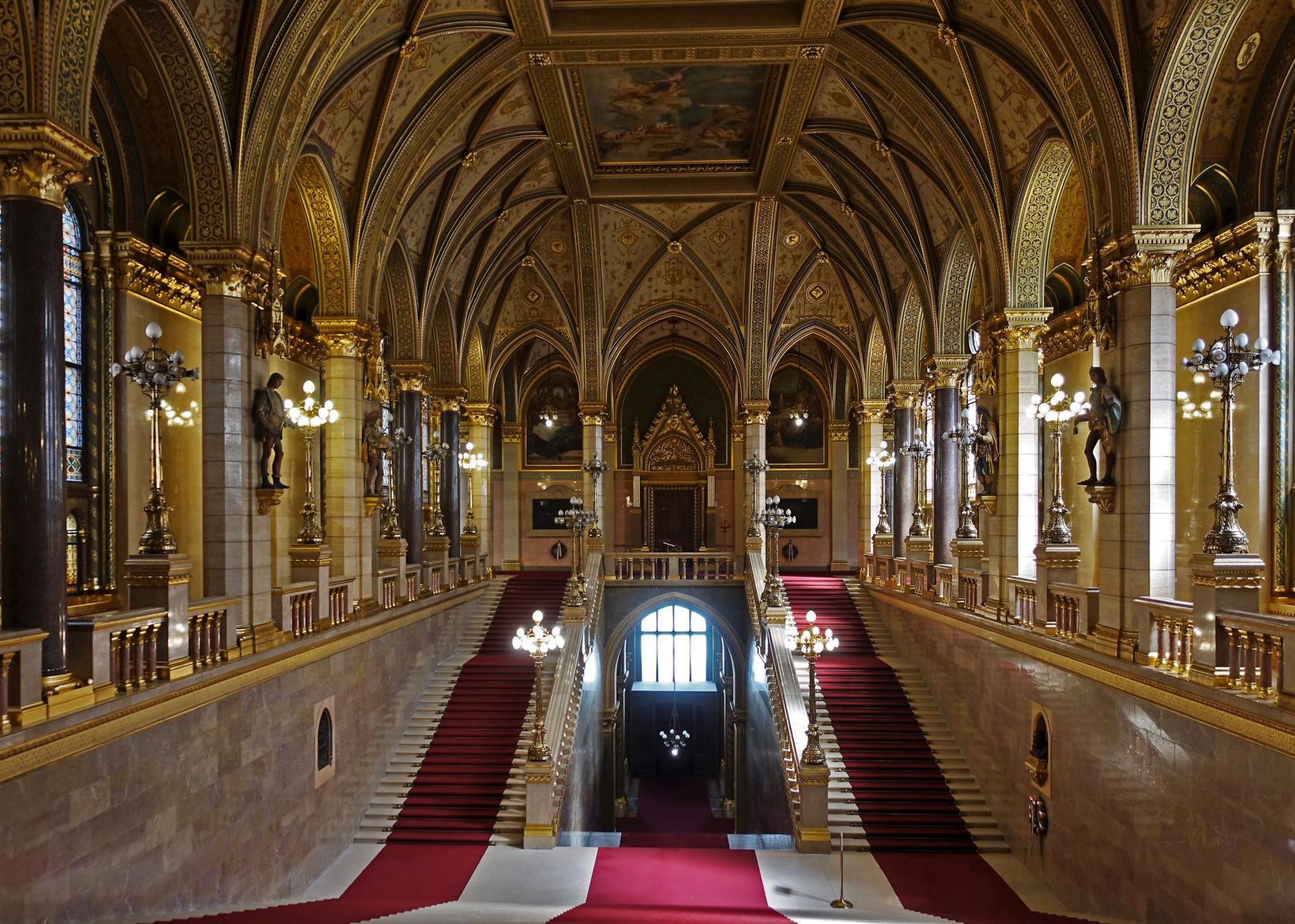 Budapest: Parlament - Haupttreppe (2021)