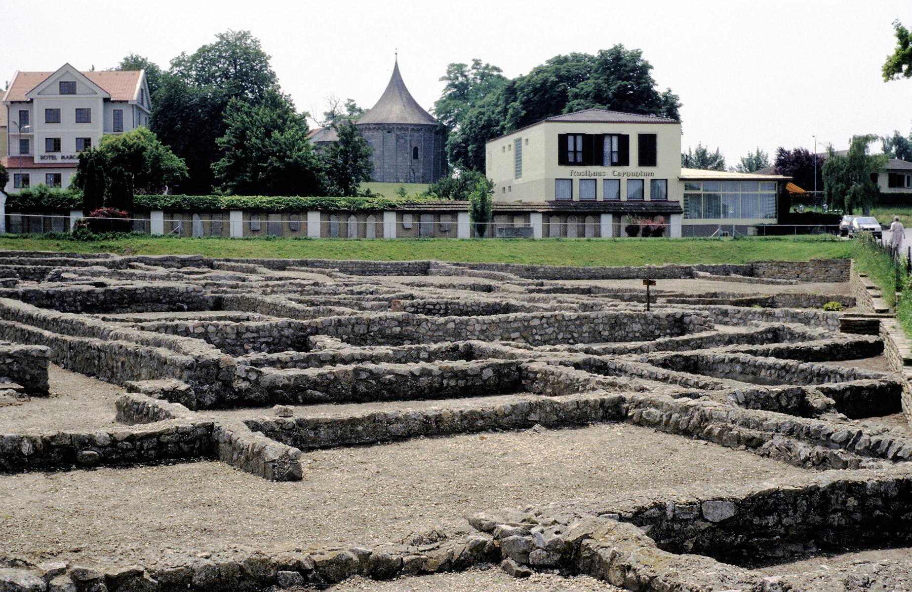 Carnuntum: Zum Vergleich - Wohnhaus vor der Rekonstruktion (1987)