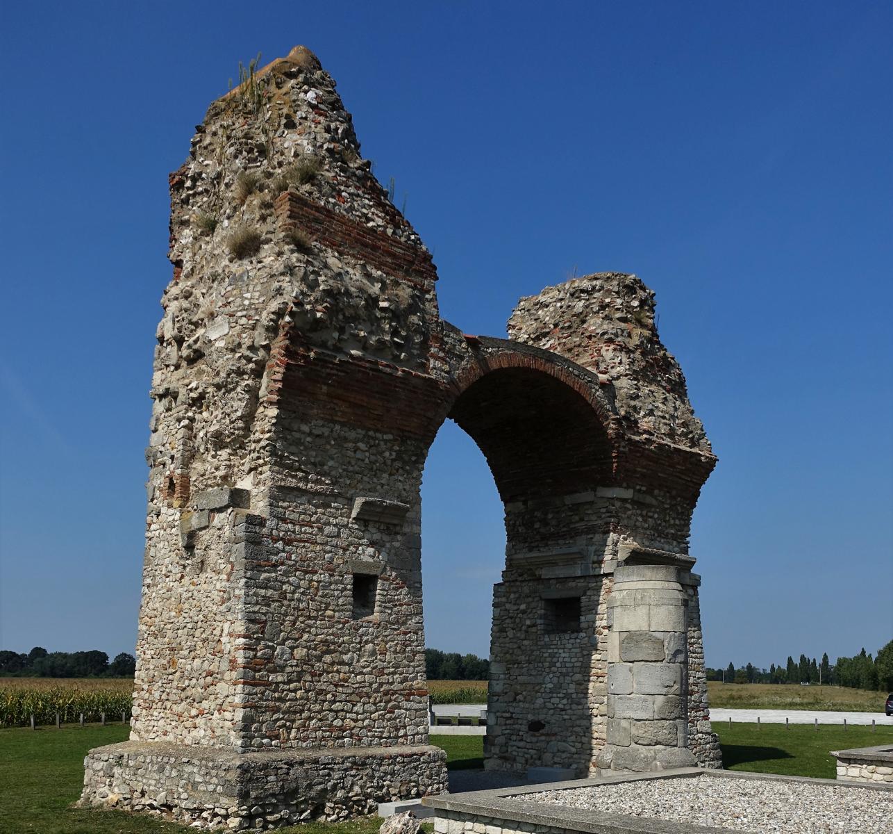 Carnuntum: Heidentor (2021)