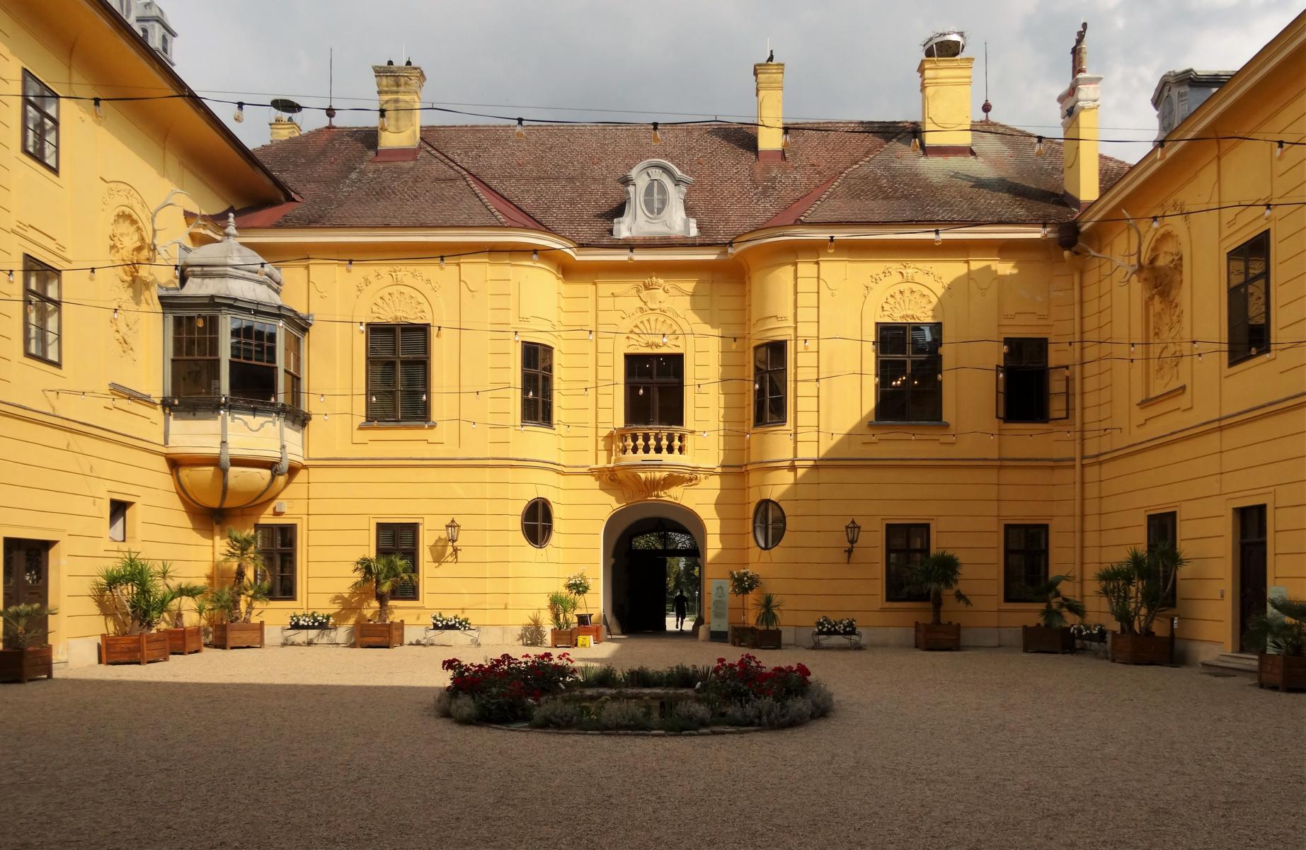 Eckartsau: Schloss - Innenhof (2021)