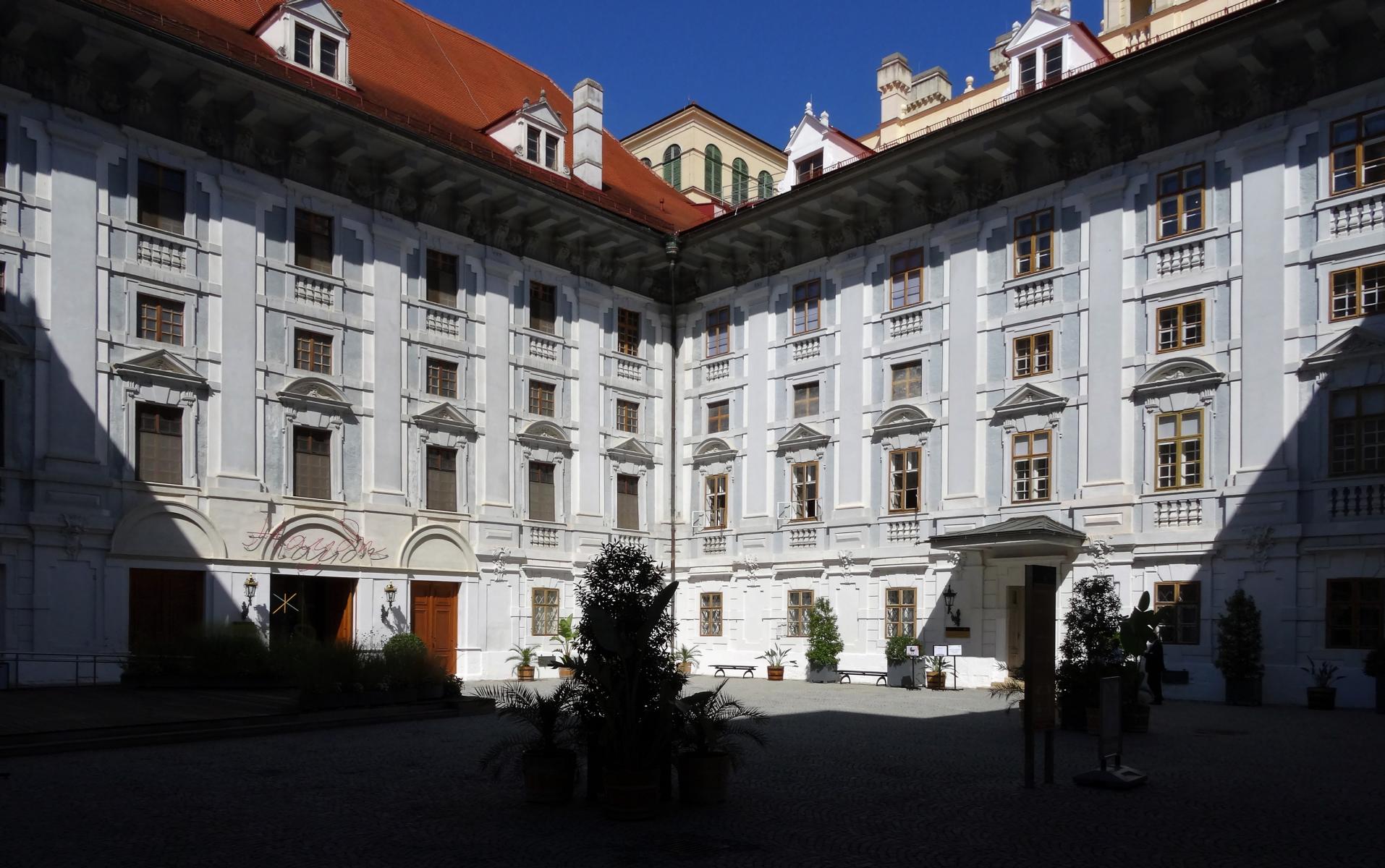 Eisenstadt: Schloss Esterhazy - Innenhof (2021)