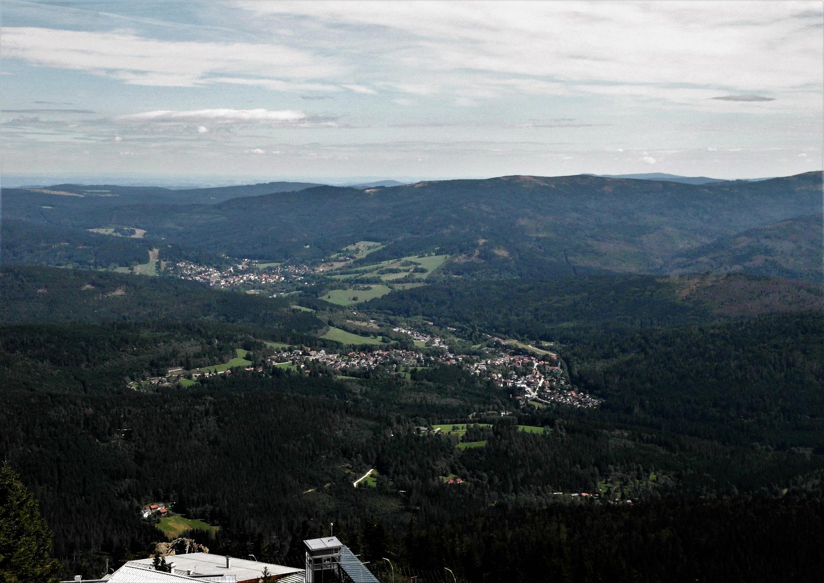 Blick vom Großen Arber nach Bayerisch-Eisenstein (2020)