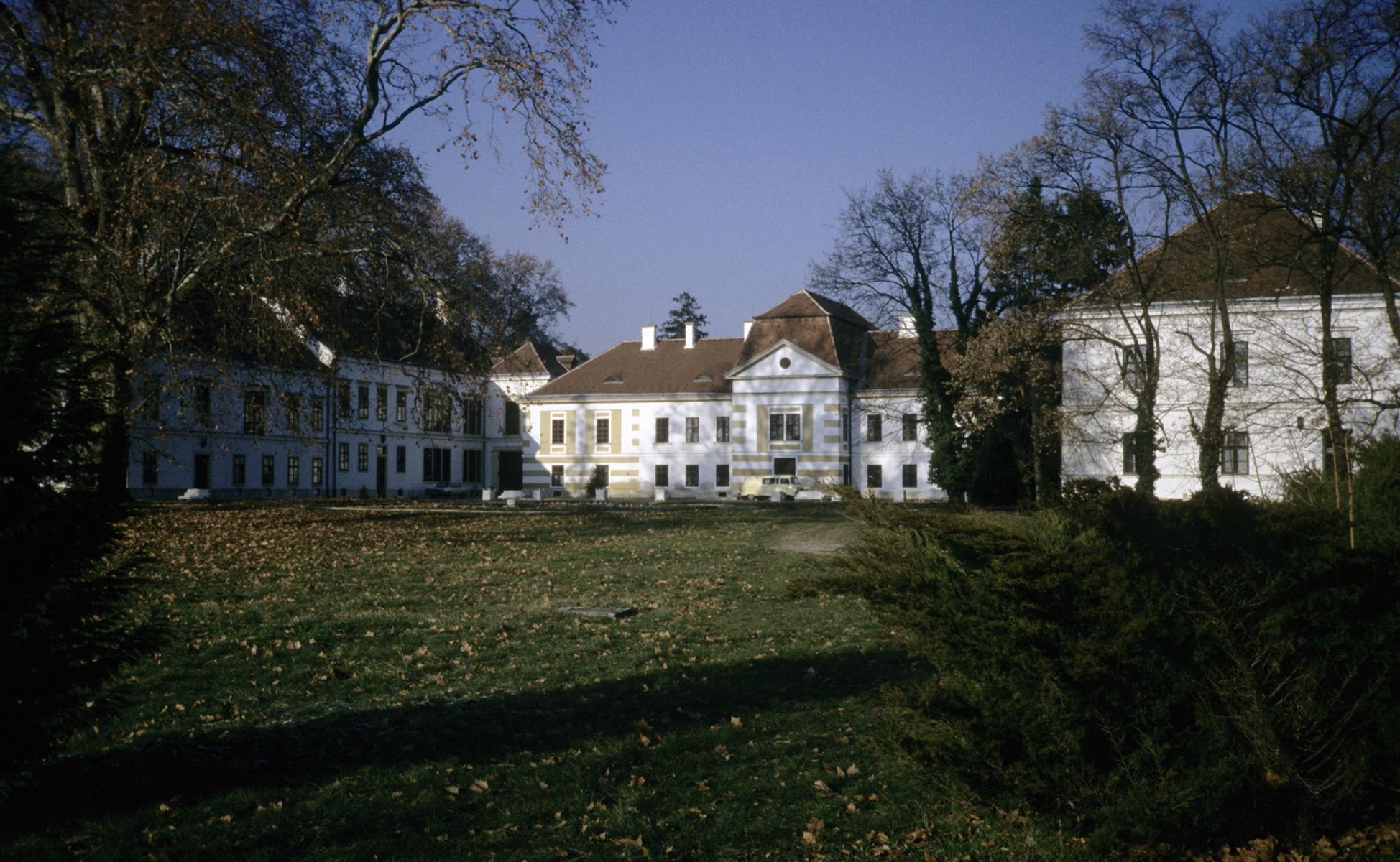 Großzinkendorf [ung. Nagycenk]: Széchenyi-Schloss (1990)