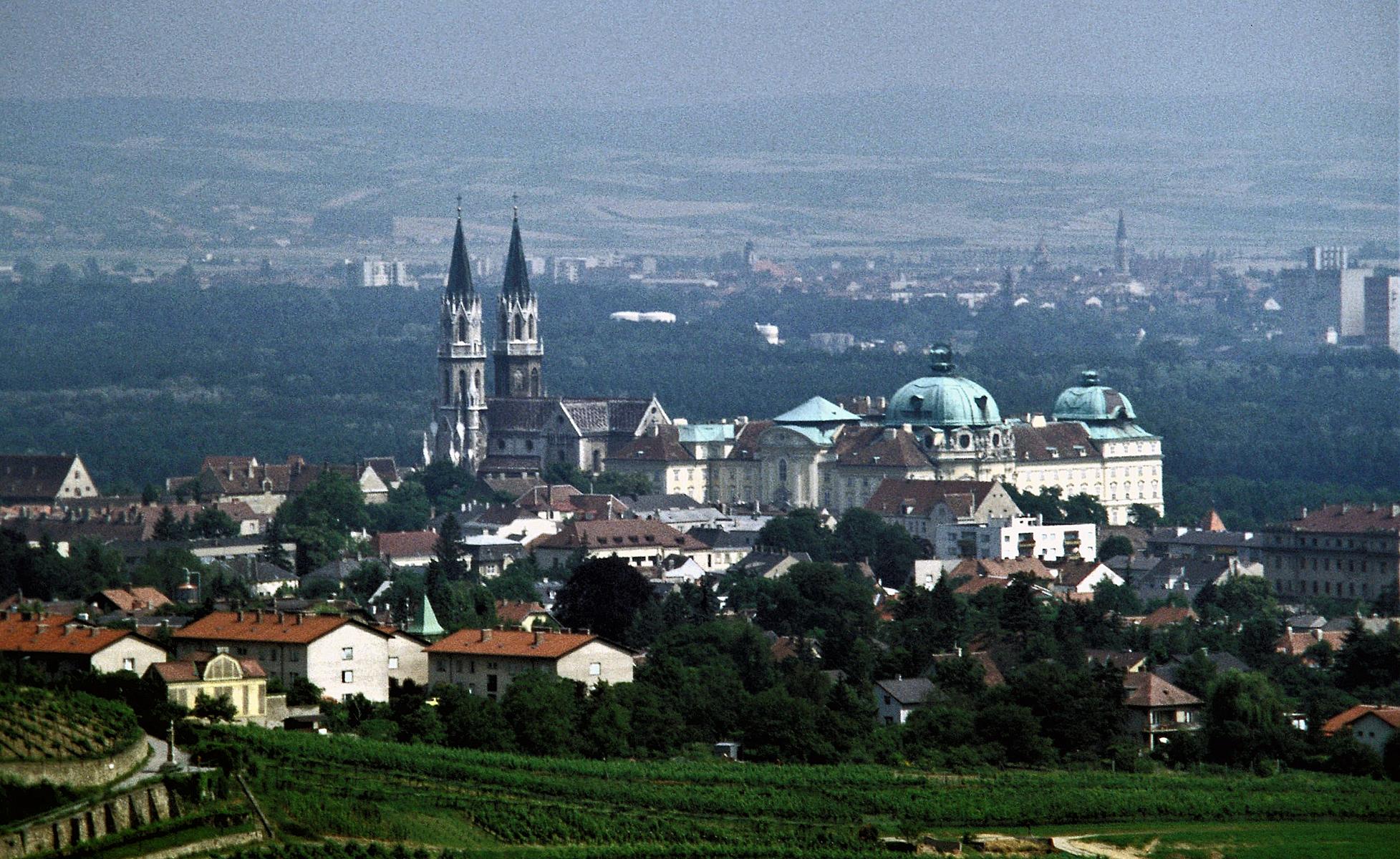 Klosterneuburg: Blick zum Stift (1987)