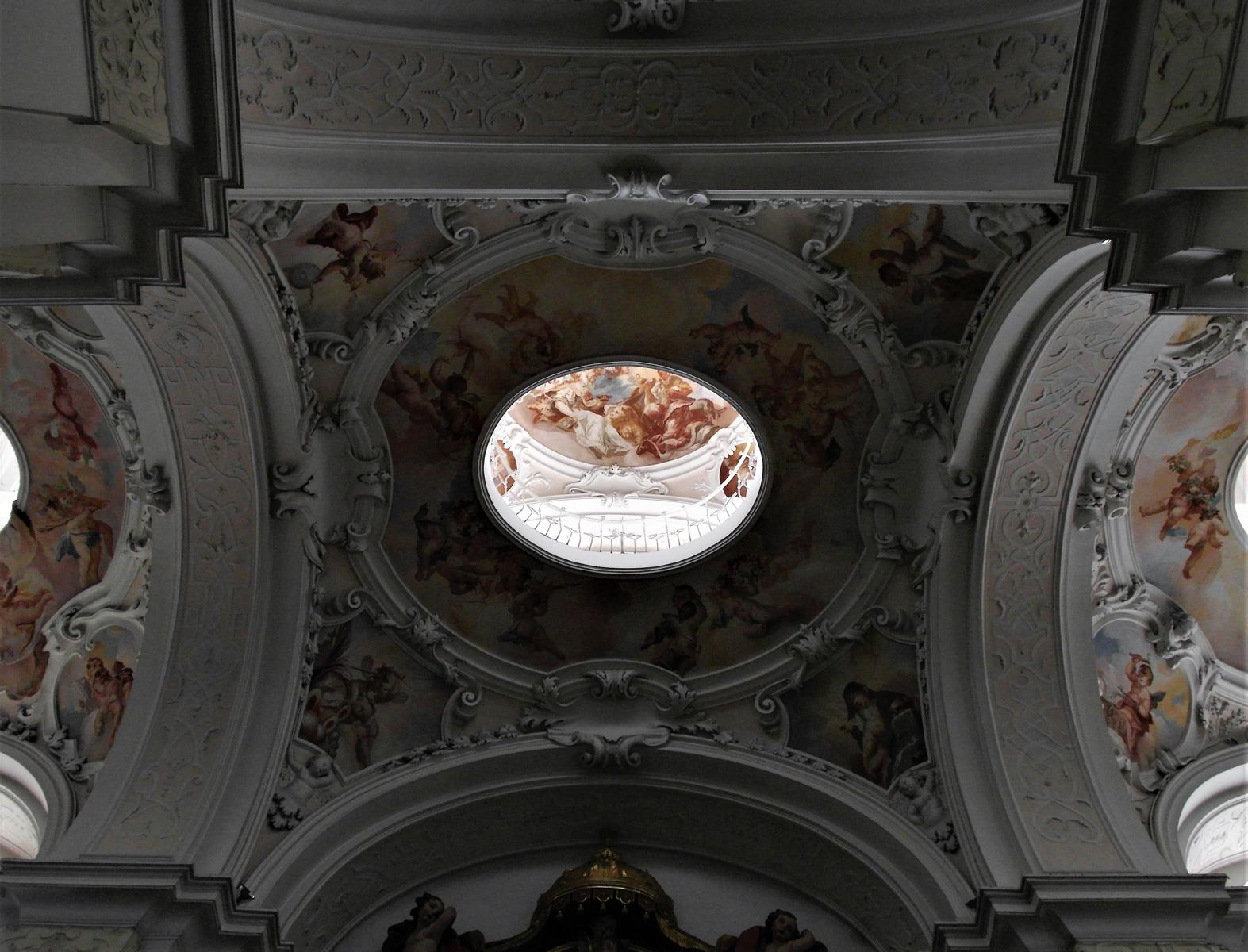 Niederaltaich: Klosterkirche - Empore im Seitenschiff (2020)