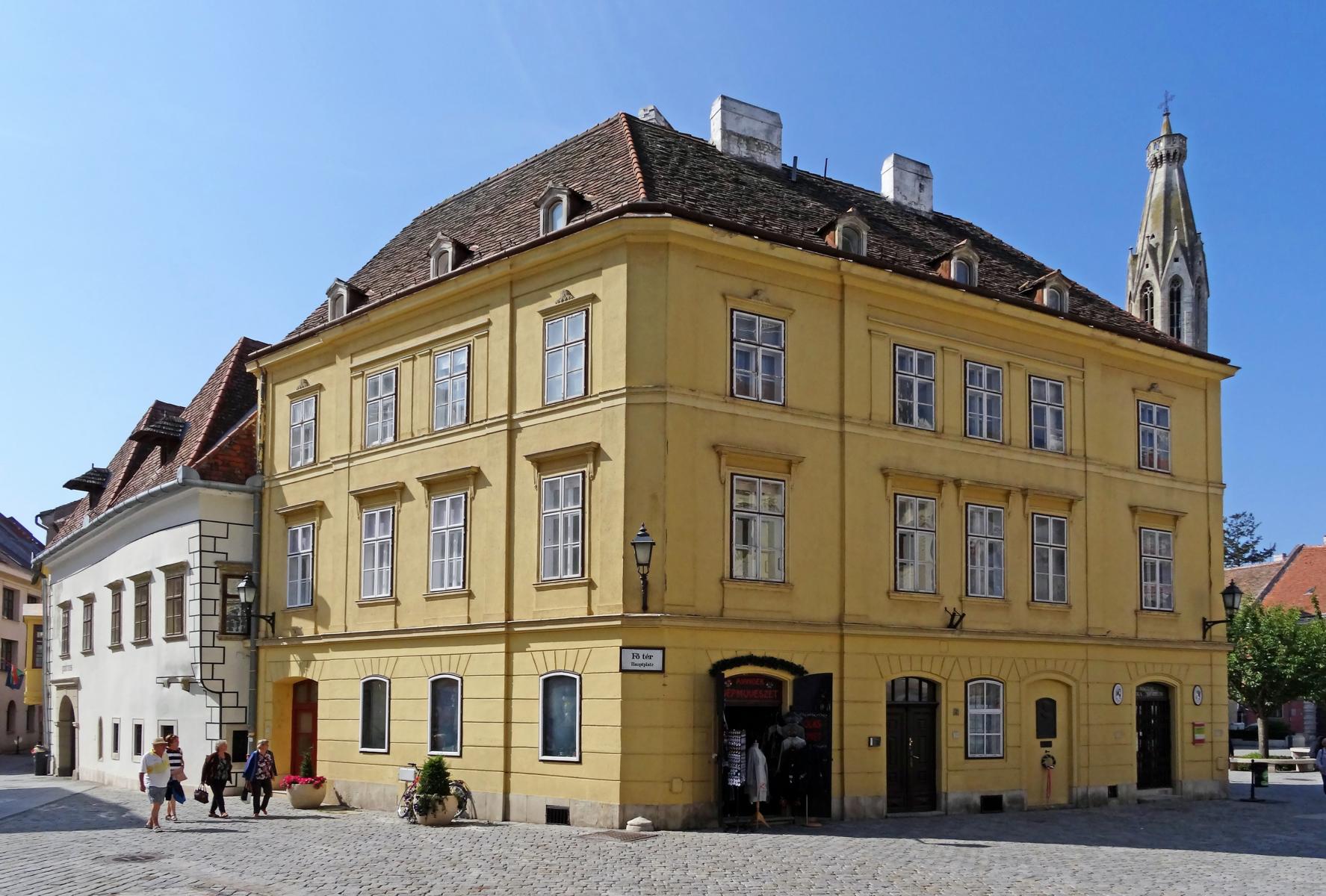 Ödenburg [ung. Sopron]: Apotheke "Zum weißen Engel" (2021)