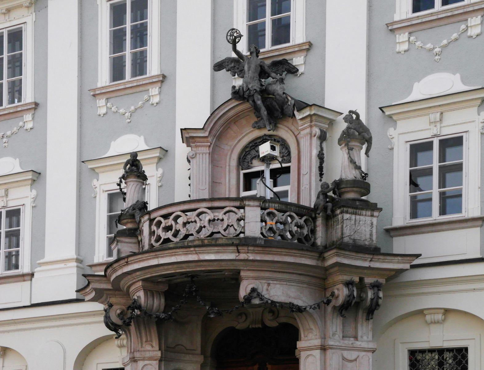 Passau: Neue Residenz - Portal mit Balkon (2020)