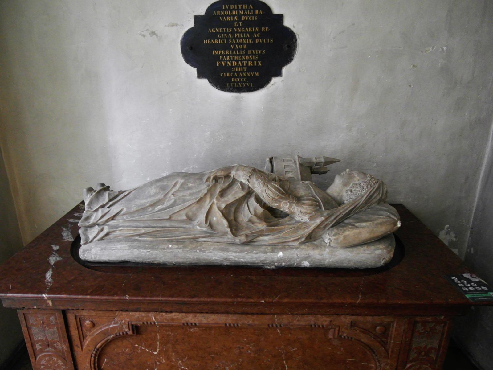 Regensburg: Niedermünster - Grabtumba Herzogin Judith (2020)