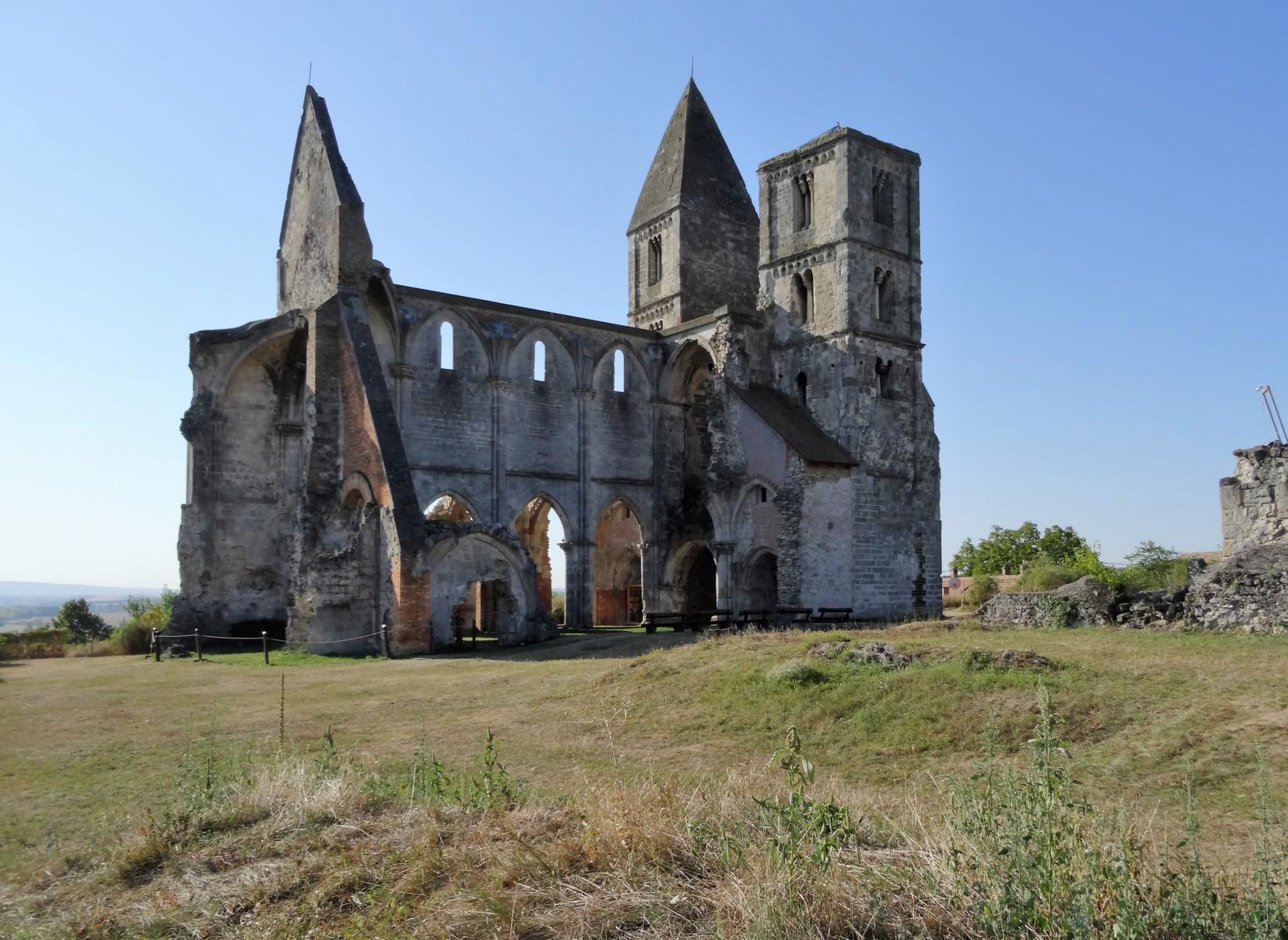 Schambek [ung. Zsámbék]: Kirchenruine (2021)