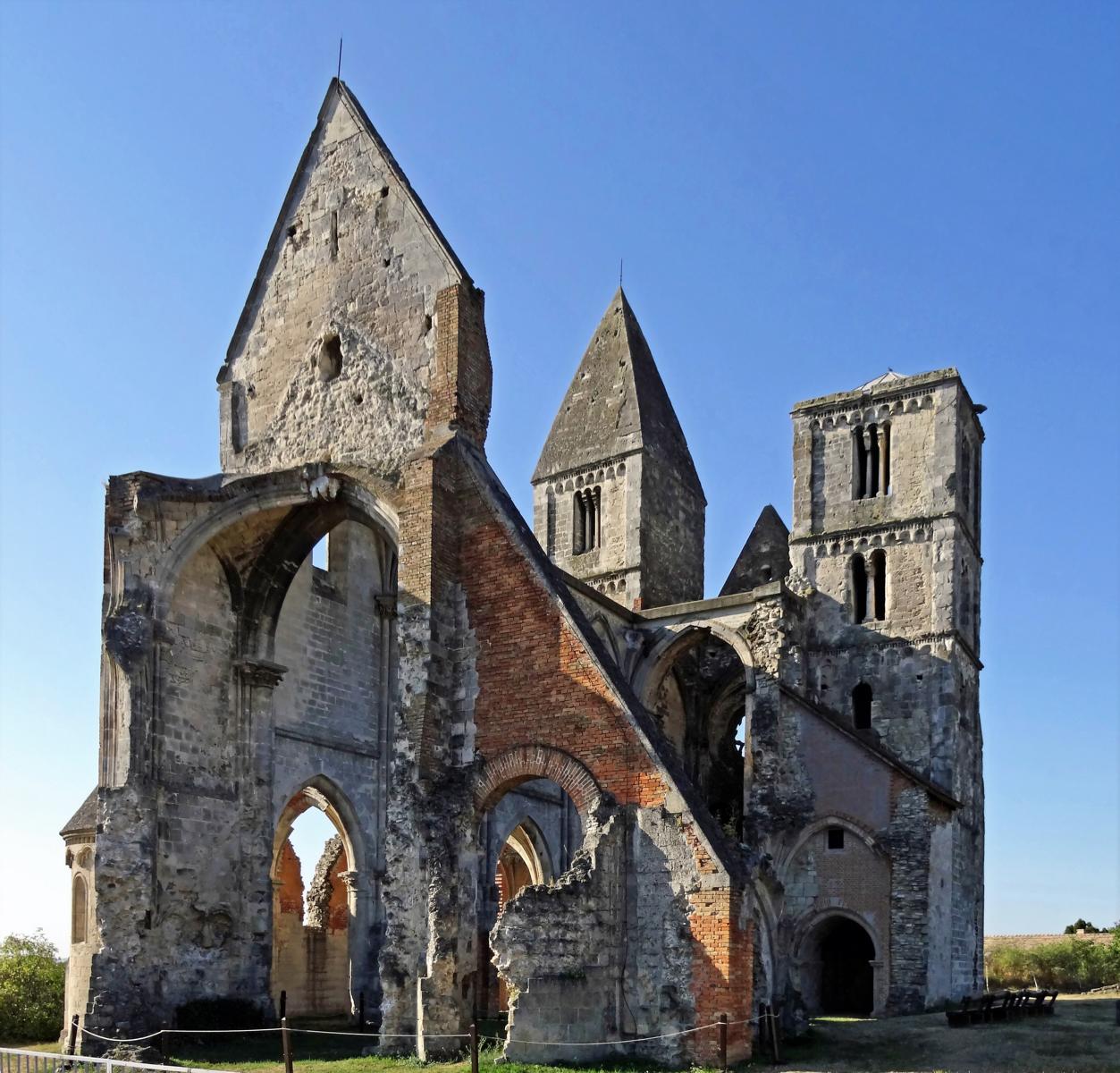 Schambek [ung. Zsámbék]: Kirchenruine (2021)