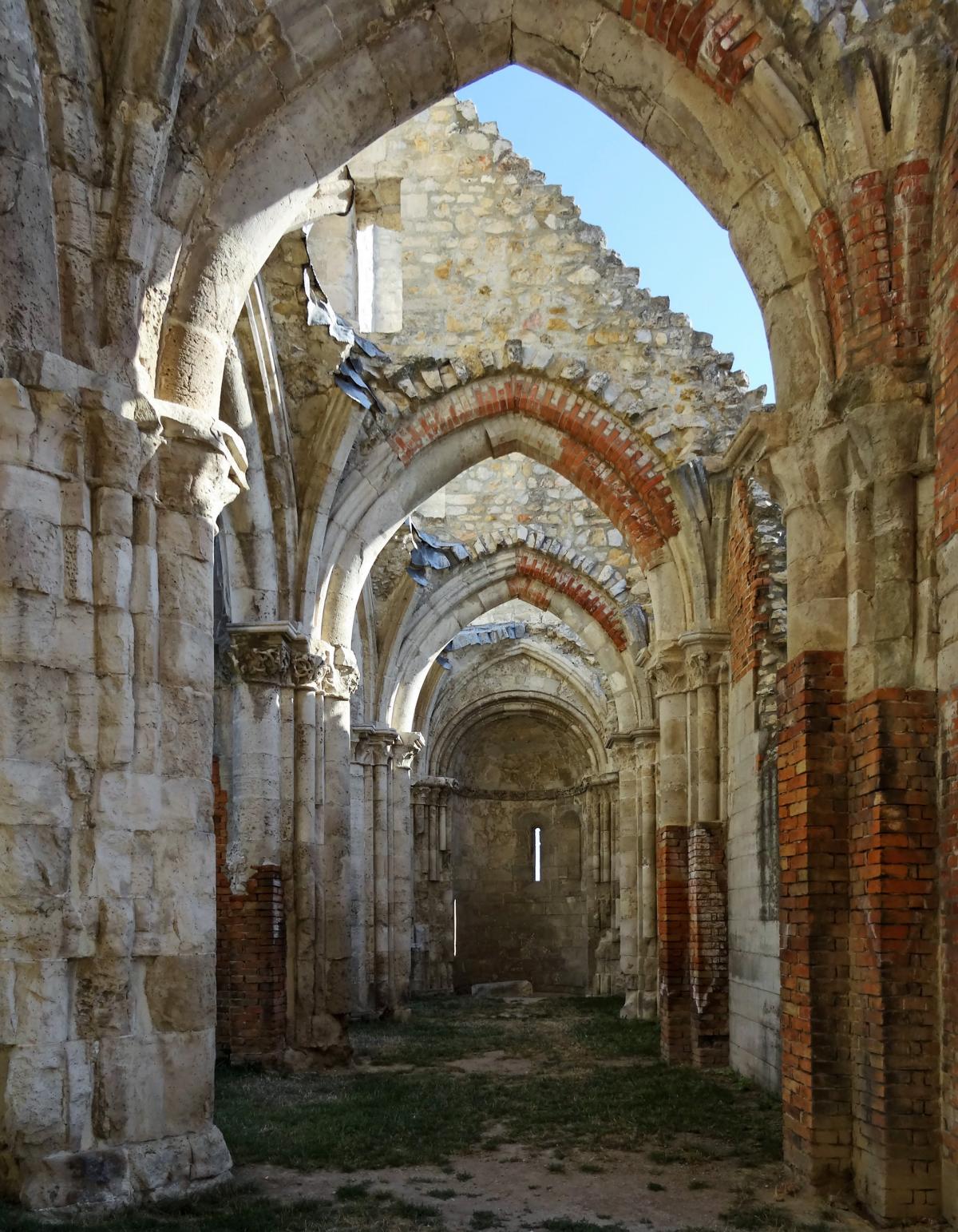 Schambek [ung. Zsámbék]: Kirchenruine (2021)