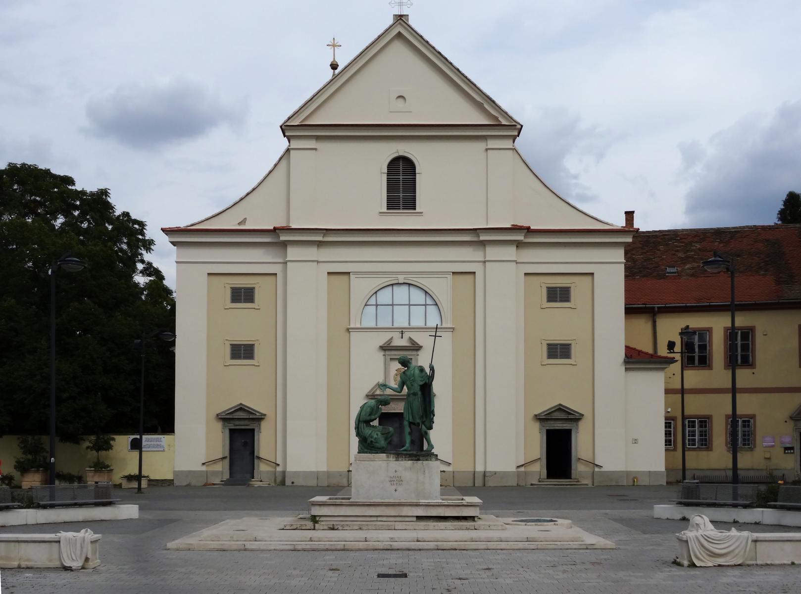 Steinamanger [ung. Szombathely]: Martinskirche [evtl. über dem Geburtshaus von Martin von Tours] und Martinsdenkmal (2021)