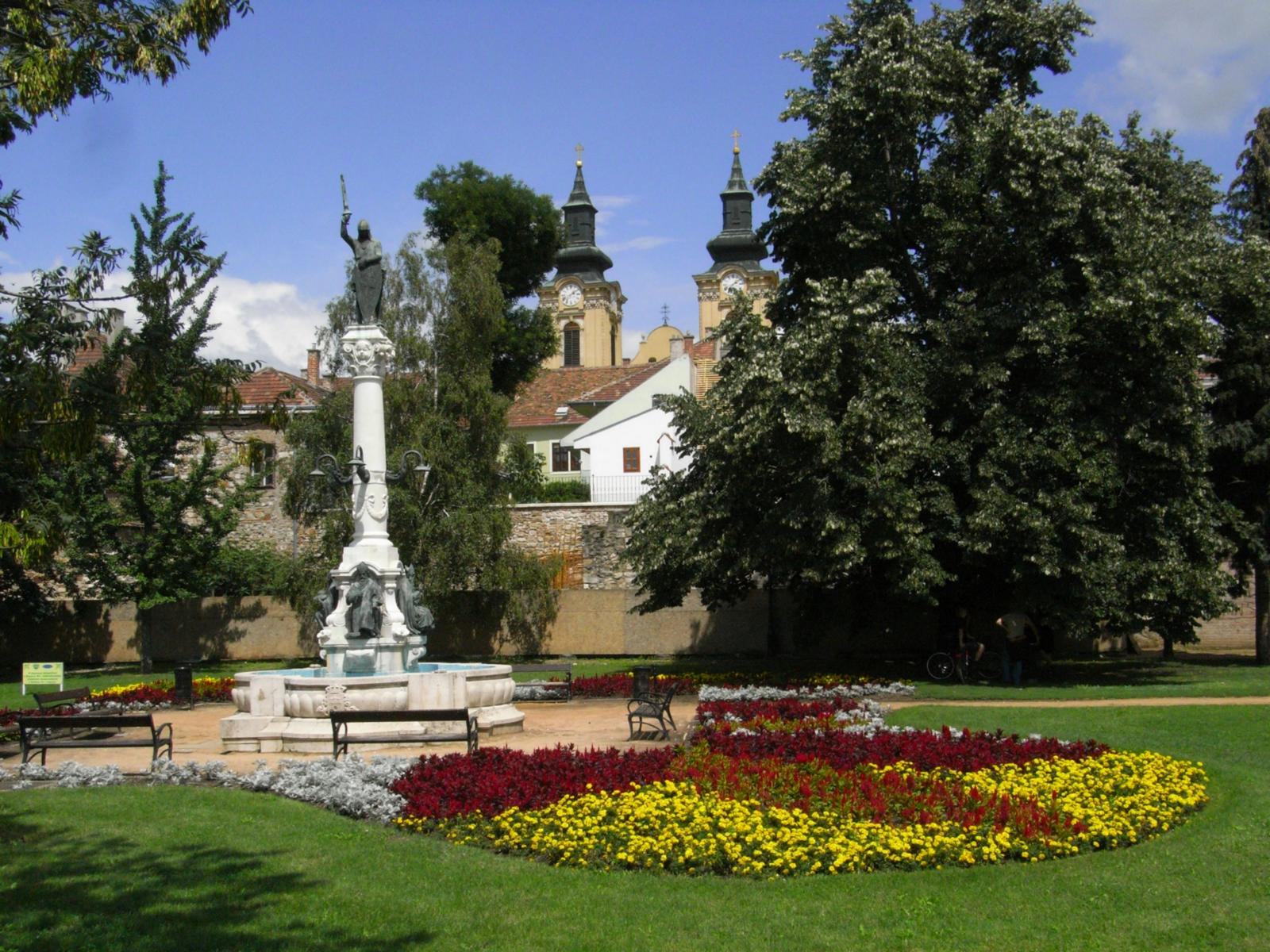 Stuhlweißenburg [ung. Székesfehérvár]: Blick zur Altstadt (2008)