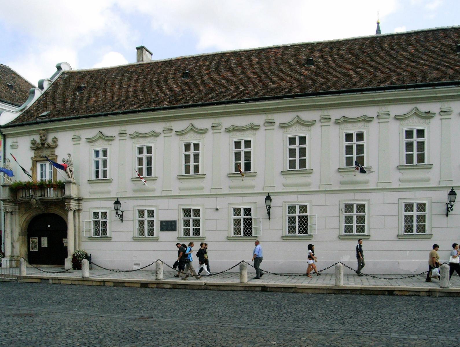 Stuhlweißenburg [ung. Székesfehérvár]: Rathaus (2008)