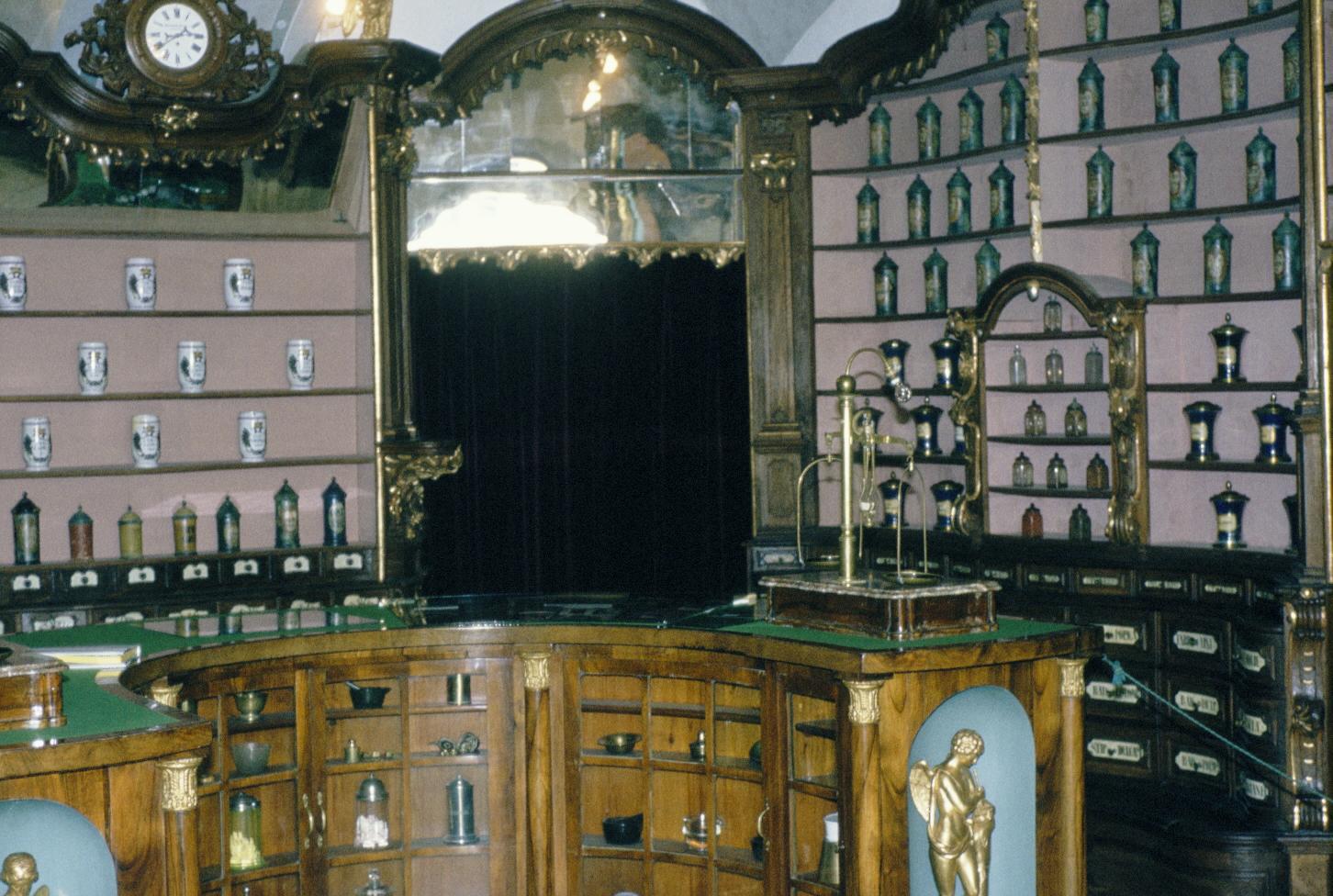 Stuhlweißenburg [ung. Székesfehérvár]: Jesuitenapotheke "Zum schwarzen Adler" (2008)