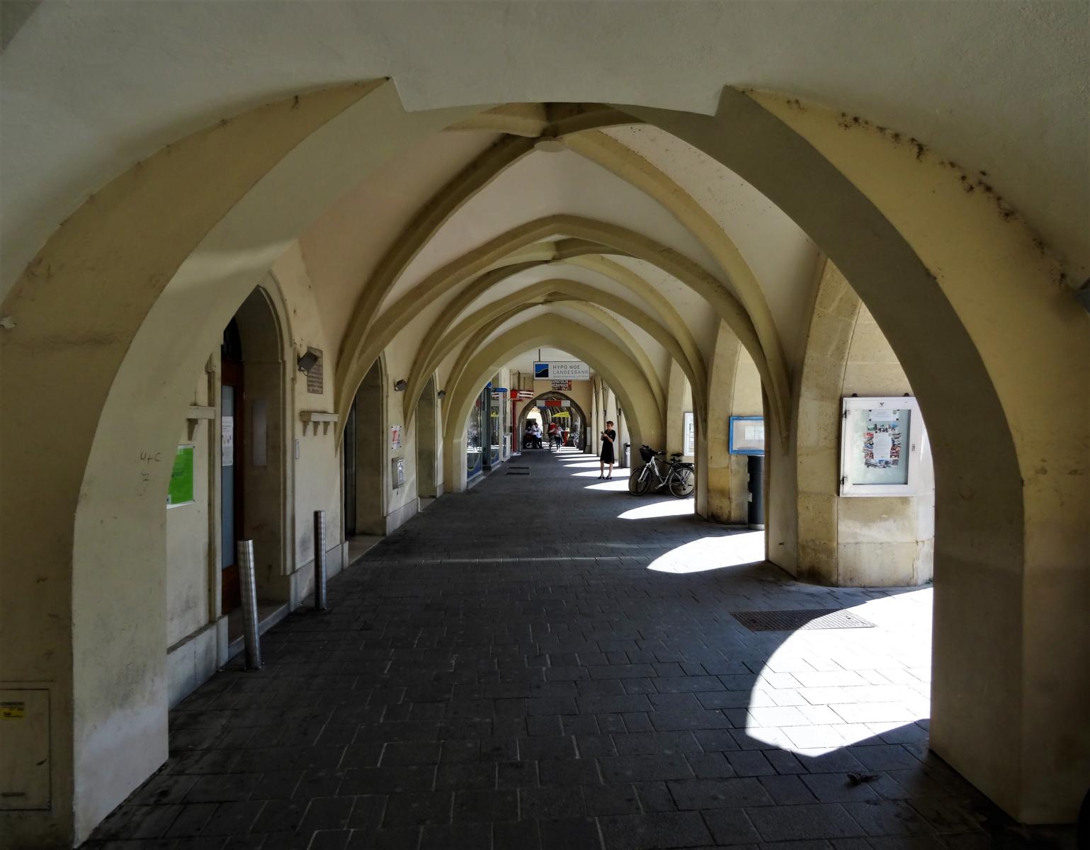 Wiener Neustadt: Laubengang am Hauptplatz (2021)