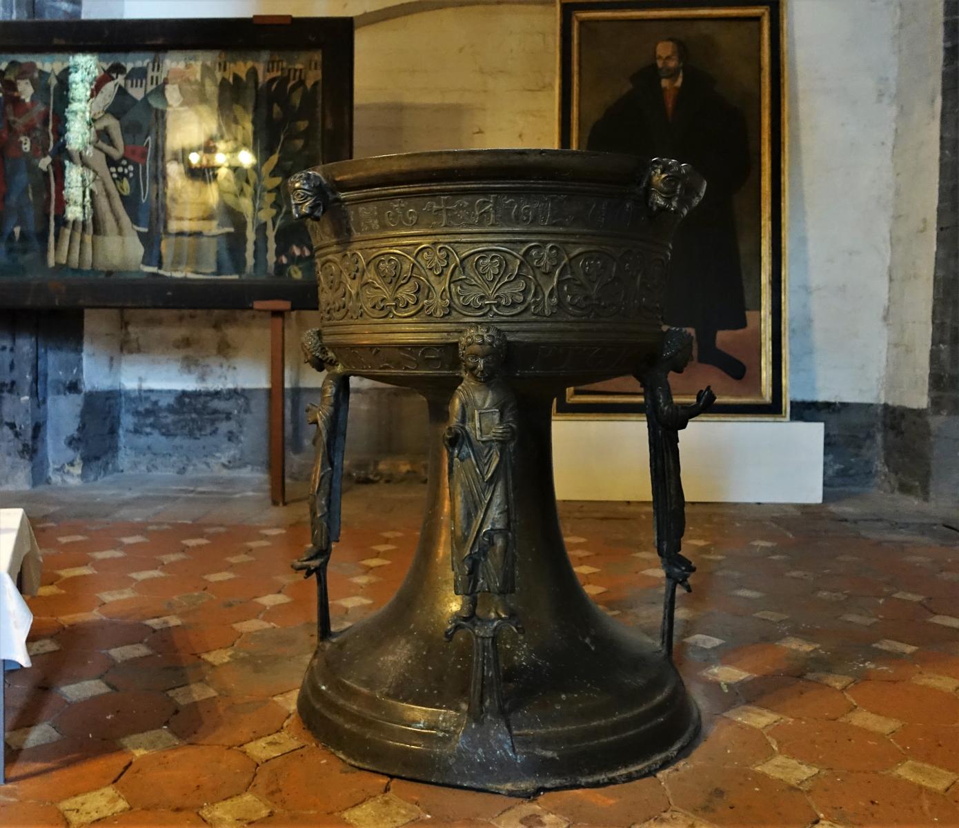 Brandenburg: Gotthardtkirche - Taufbecken (2021)