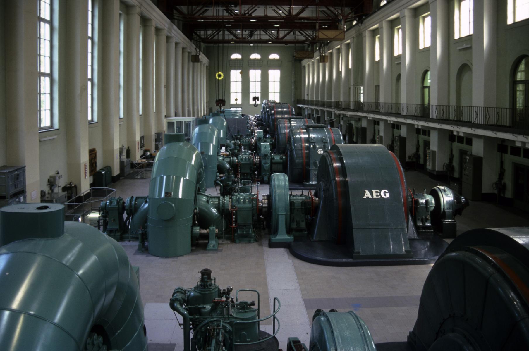 Walchensee-Kraftwerk - Maschinenraum (2000)