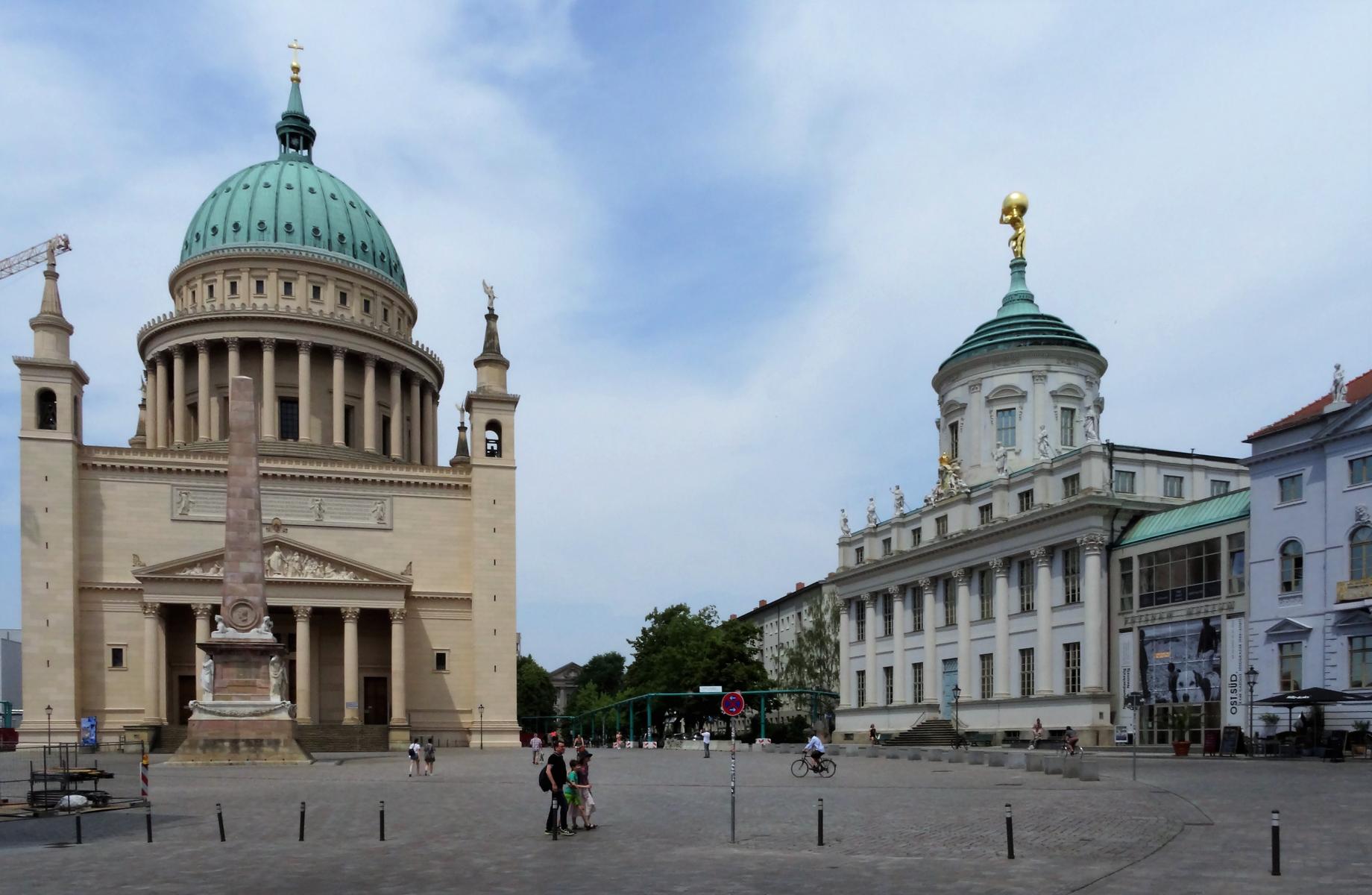 Potsdam: Alter Markt - Nikolaikirche und Altes Rathaus (2021)