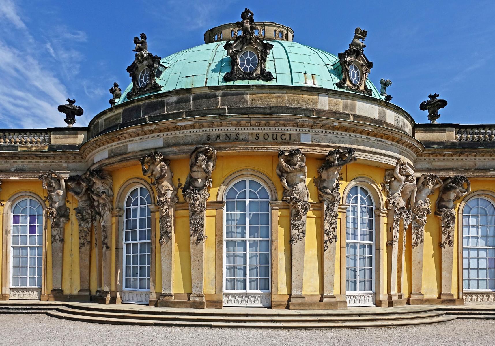 Potsdam: Schloss Sanssouci - Gartenseite (2021)