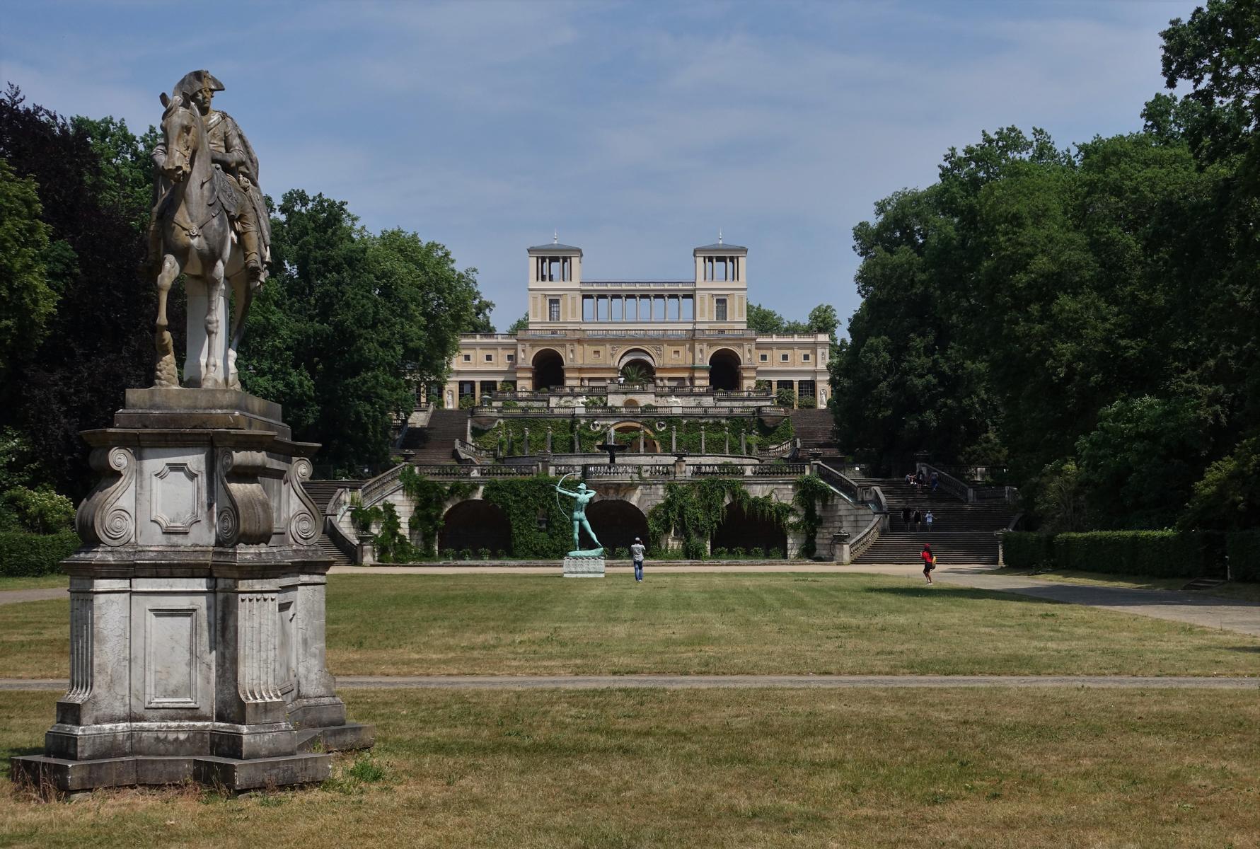 Potsdam: Park Sanssouci - Orangerie und Denkmal Friedrichs d.Gr. (2021)