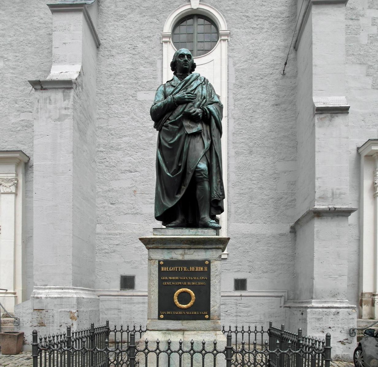 Weimar: Herderdenkmal vor der Herderkirche (2011)