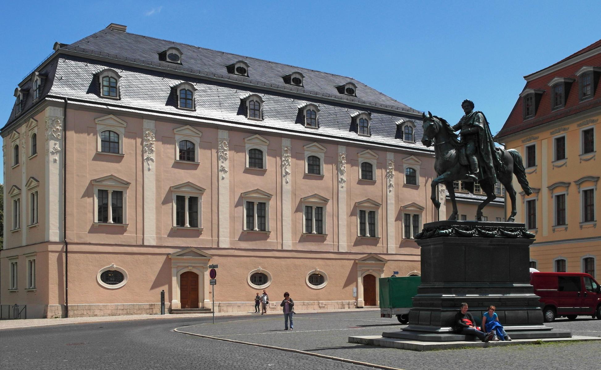 Weimar: Grünes Schloss und Carl August-Denkmal (2011)