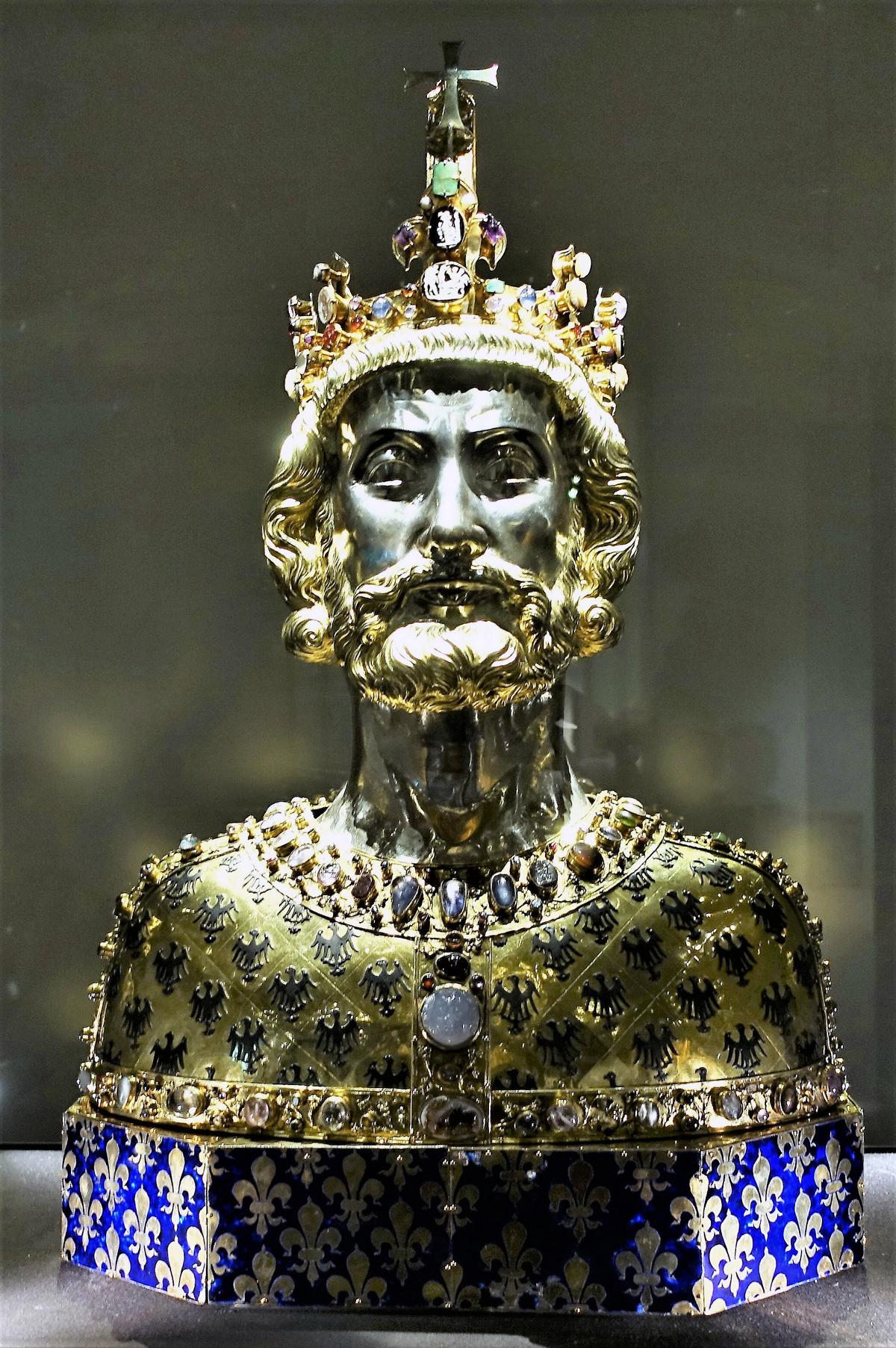 Aachen: Domschatz - Karlsbüste (2021)