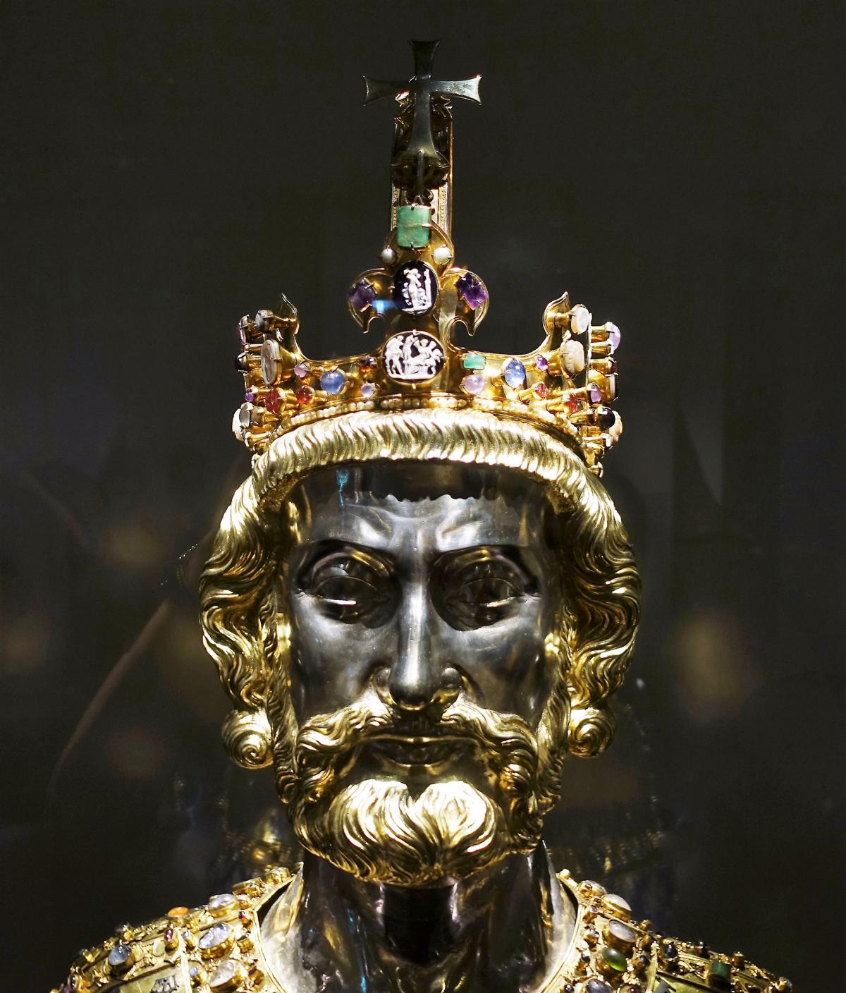 Aachen: Domschatz - Karlsbüste (2021)