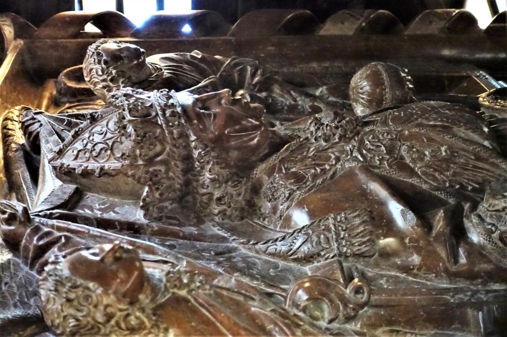 München: Frauenkirche - Kenotaph Kaiser Ludwigs d. Bayern, Grabplatte (2022)