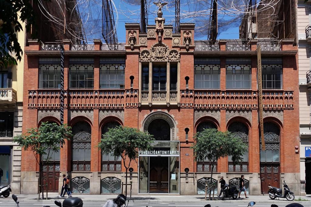Barcelona: Fundacio Antonio Tapies (2022)