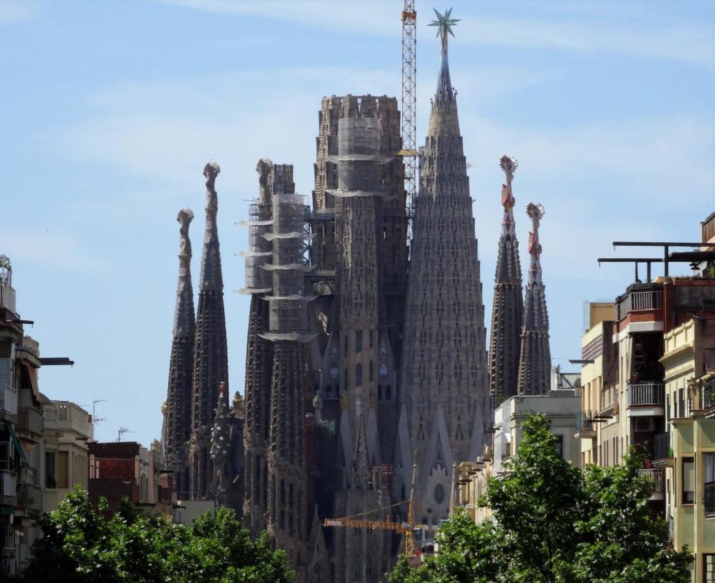 Barcelona: Sagrada Familia [Blick vom Hospital Sant Pau] (2022)