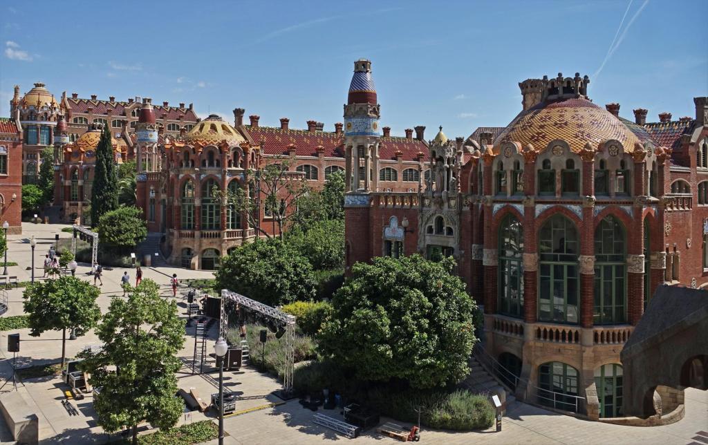 Barcelona: Hospital Sant Pau - Blick vom Verwaltungsgebäude (2022)