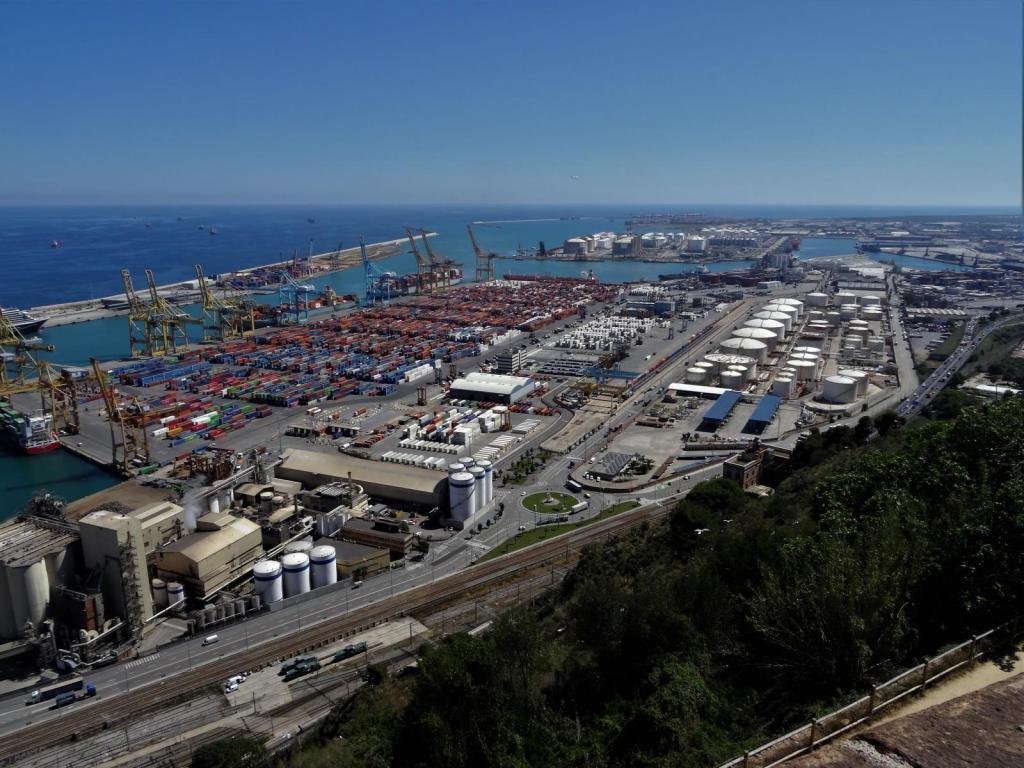 Barcelona: Blick vom Montjuic-Kastell zum Hafen (2022)